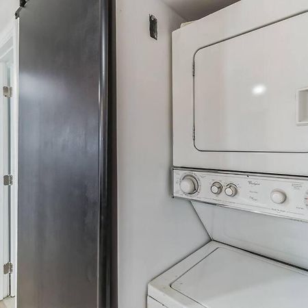 Modern City Ranch 3 Bdrm Family Home Access By Dirt Road Palmdale Bagian luar foto