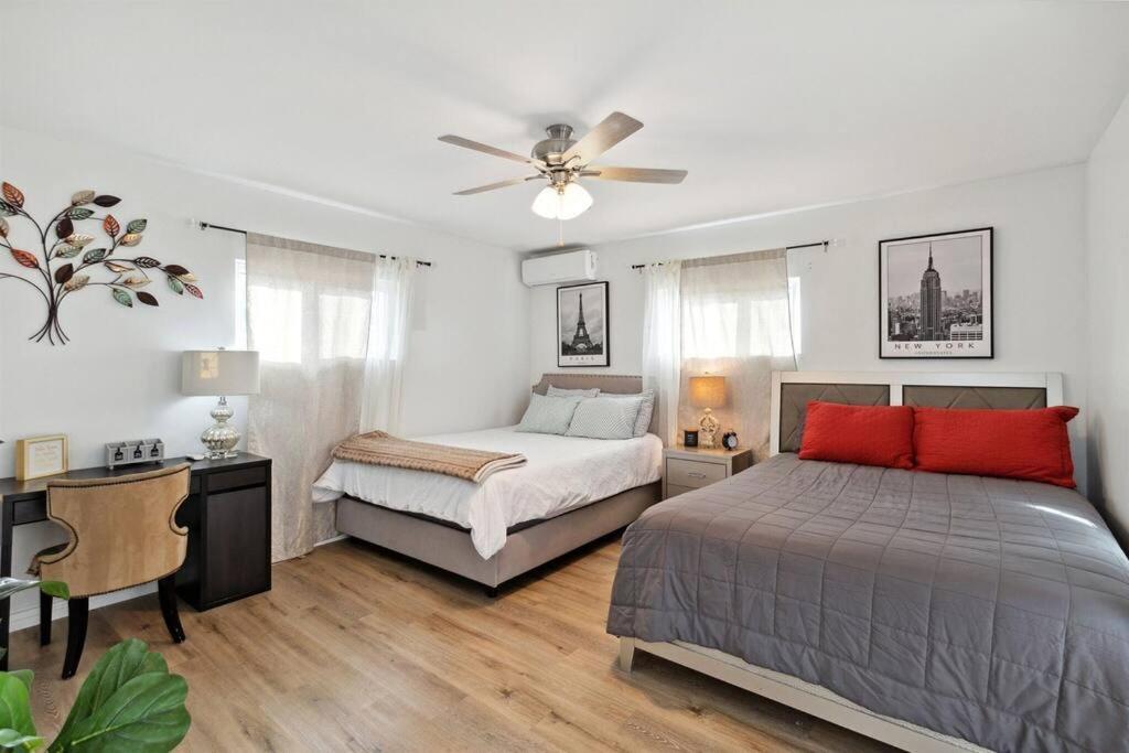 Modern City Ranch 3 Bdrm Family Home Access By Dirt Road Palmdale Bagian luar foto